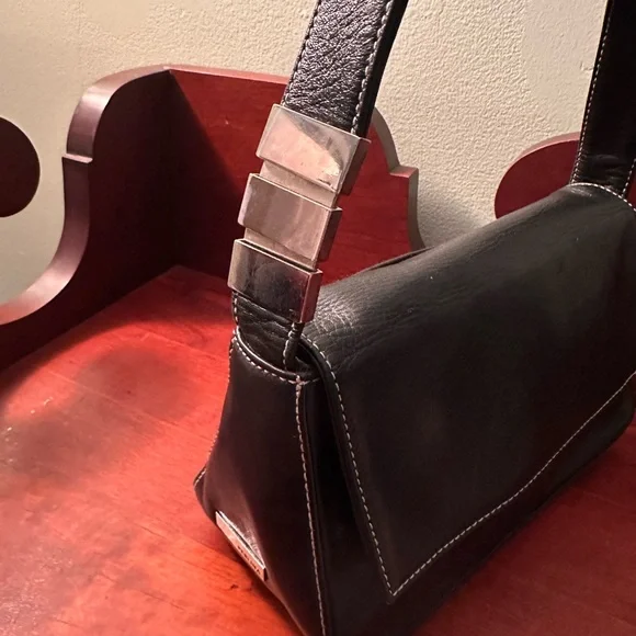 Perlina Black Small Leather Handbag - Picture 5 of 9